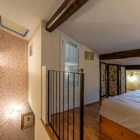 Santarosa Five Senses * Florence